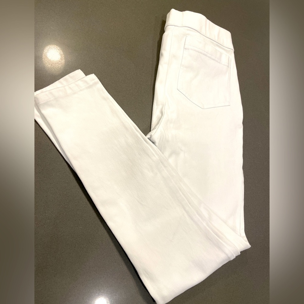 Tori Richard white jeggings, size 00.